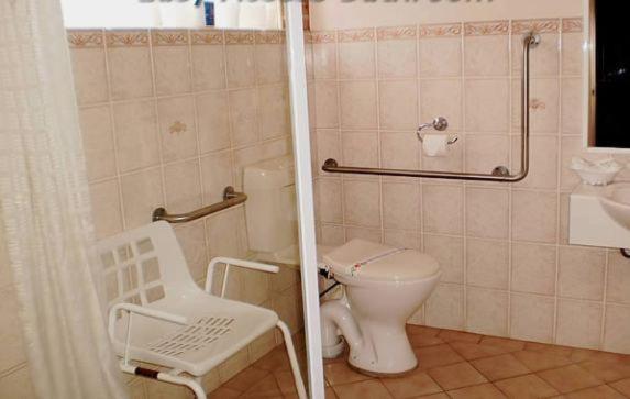 Lake Haven Motor Inn Gorokan Oda fotoğraf